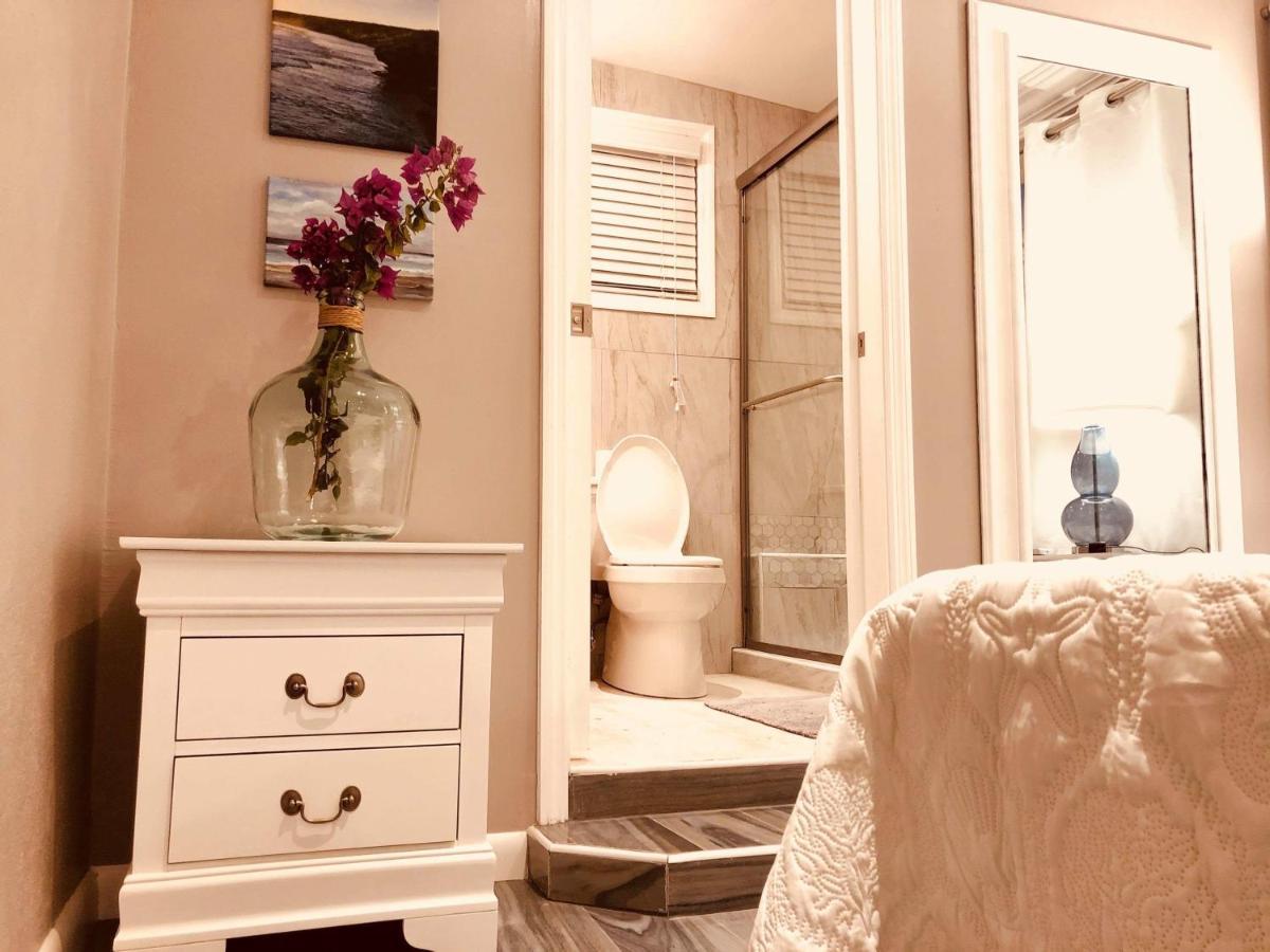 Elegant Marble Suite #6 Нассау Экстерьер фото